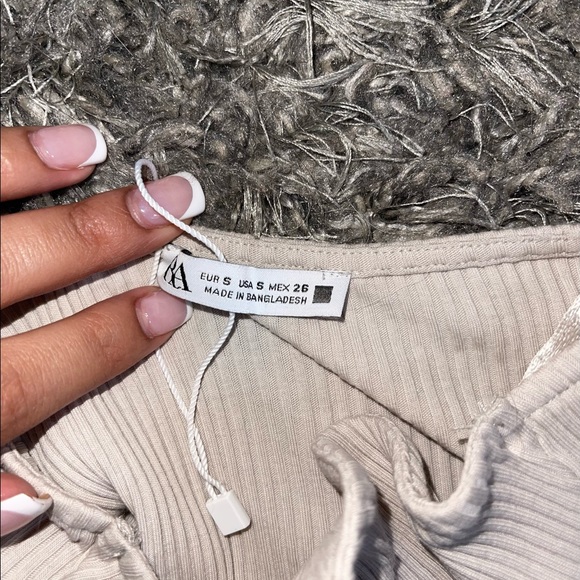 Zara Basic Ribbed Halter Top - Picture 3 of 5